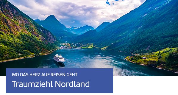 Blick auf ein Schiff im Geiranger Fjord.