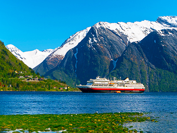 Norwegen. Postschiffroute und Polarlichter