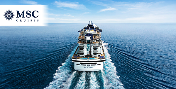 Blick auf die MSC World Europa auf See.