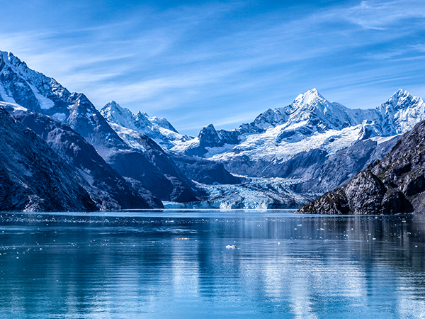 Berge und Eis in der Glacier Bay.