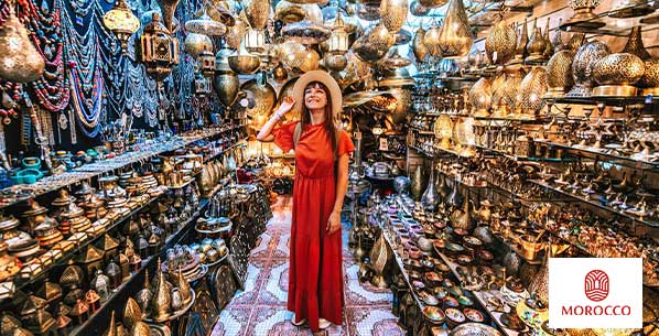 Frau auf einem Souk in Marrakesch.