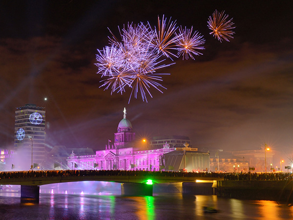 Silvesterfeuerwerk in Dublin.