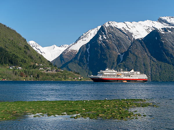 MS Otto Sverdrup in Norwegen vor Bergen.