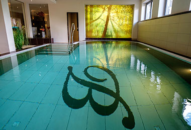 Innenpool des Hotels.